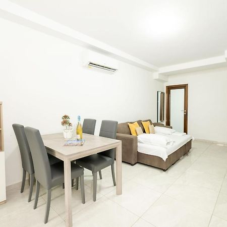 Flotta Island Apartments Gzira ภายนอก รูปภาพ