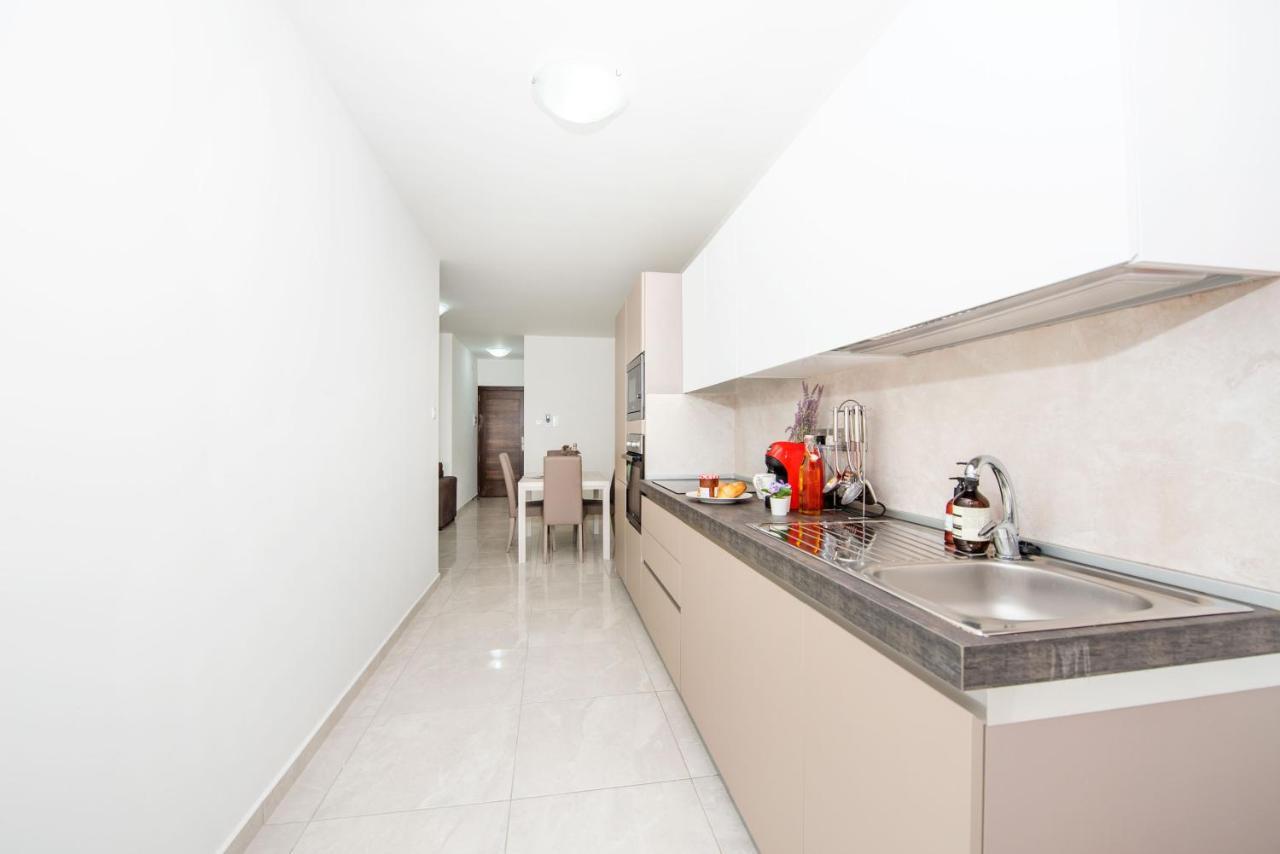 Flotta Island Apartments Gzira ภายนอก รูปภาพ