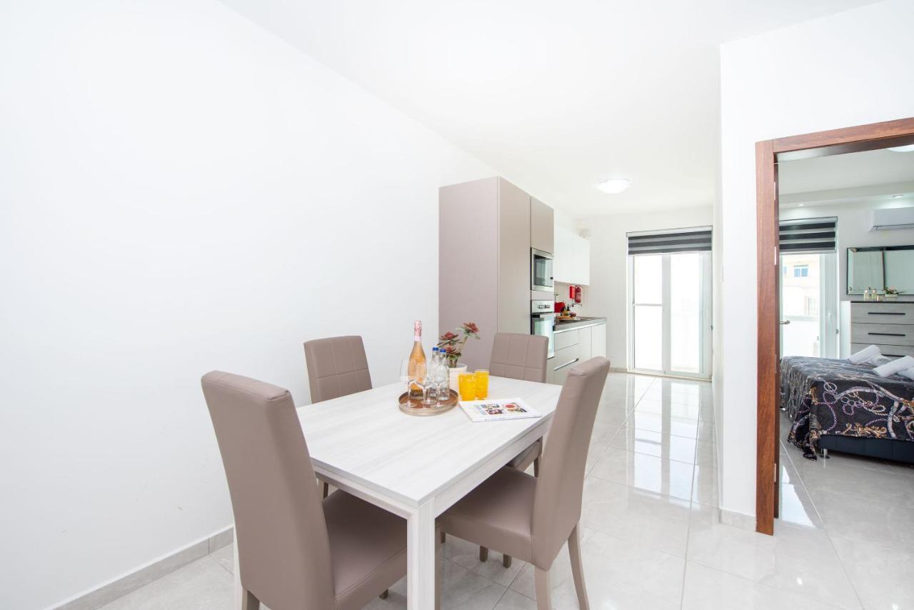 Flotta Island Apartments Gzira ภายนอก รูปภาพ