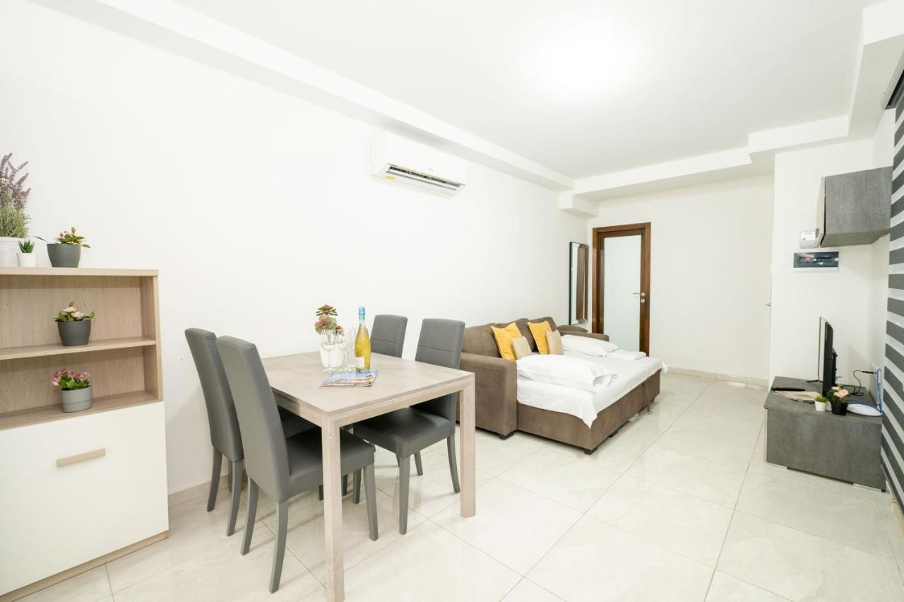 Flotta Island Apartments Gzira ภายนอก รูปภาพ