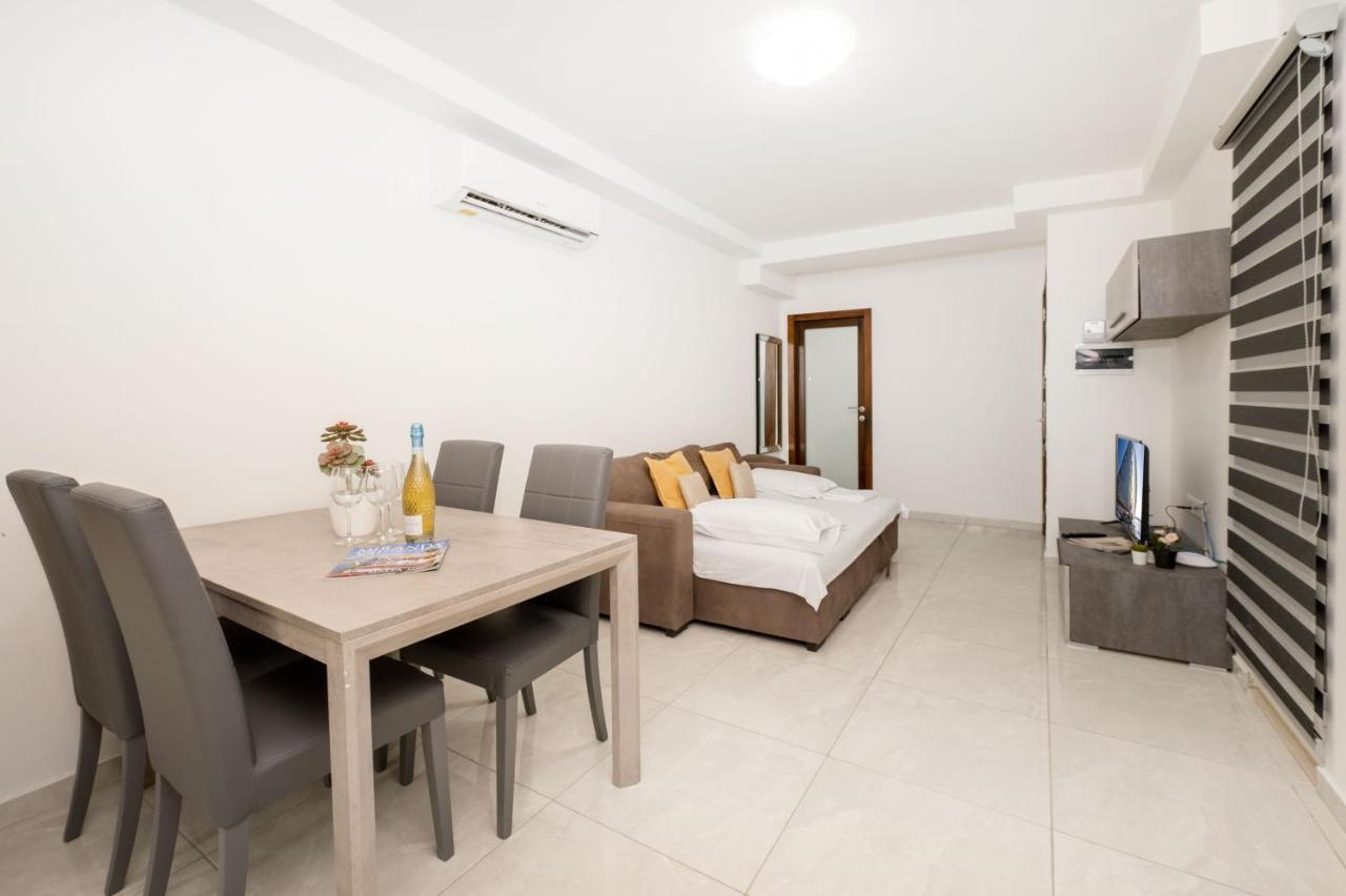 Flotta Island Apartments Gzira ภายนอก รูปภาพ