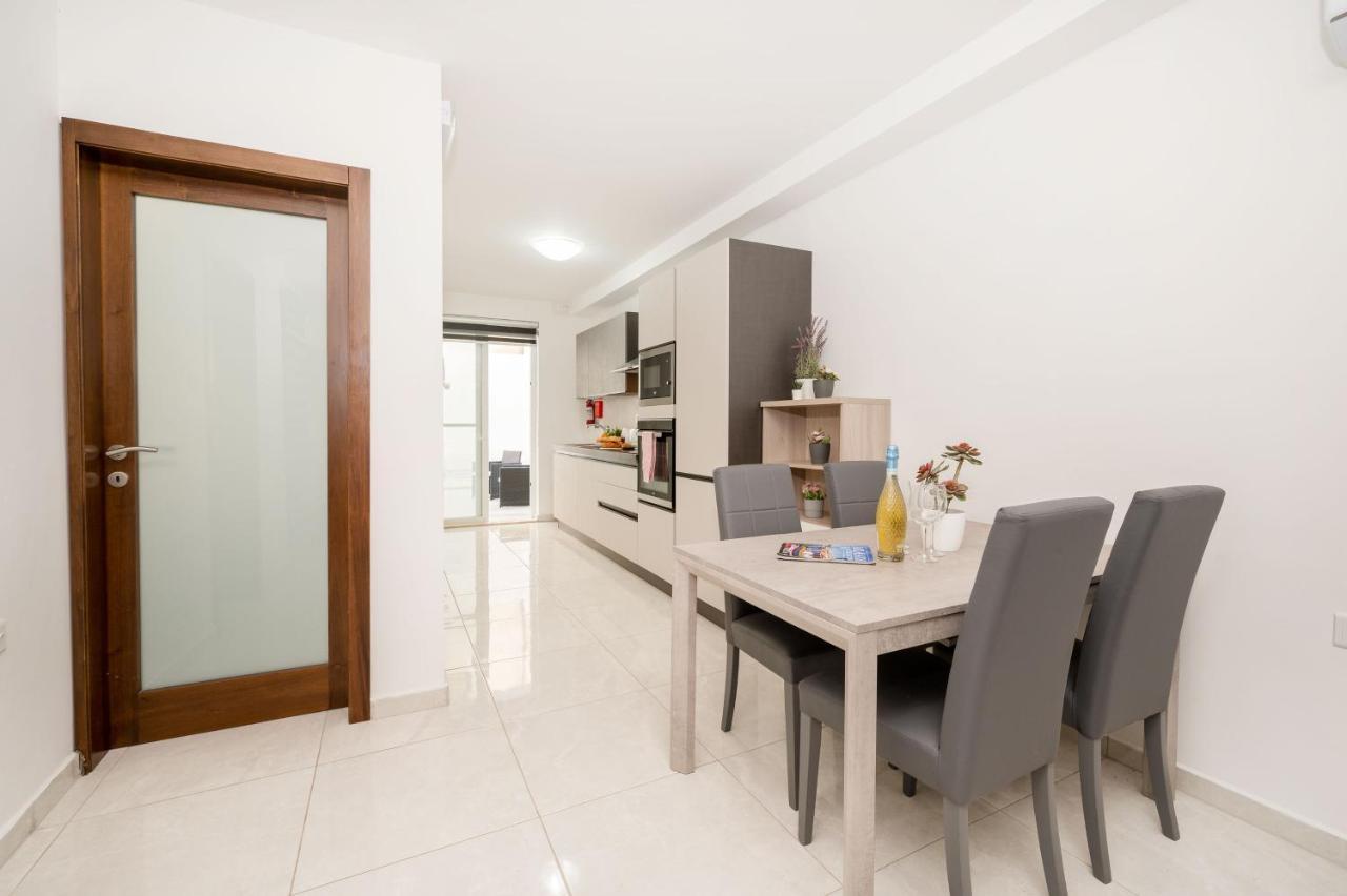 Flotta Island Apartments Gzira ภายนอก รูปภาพ