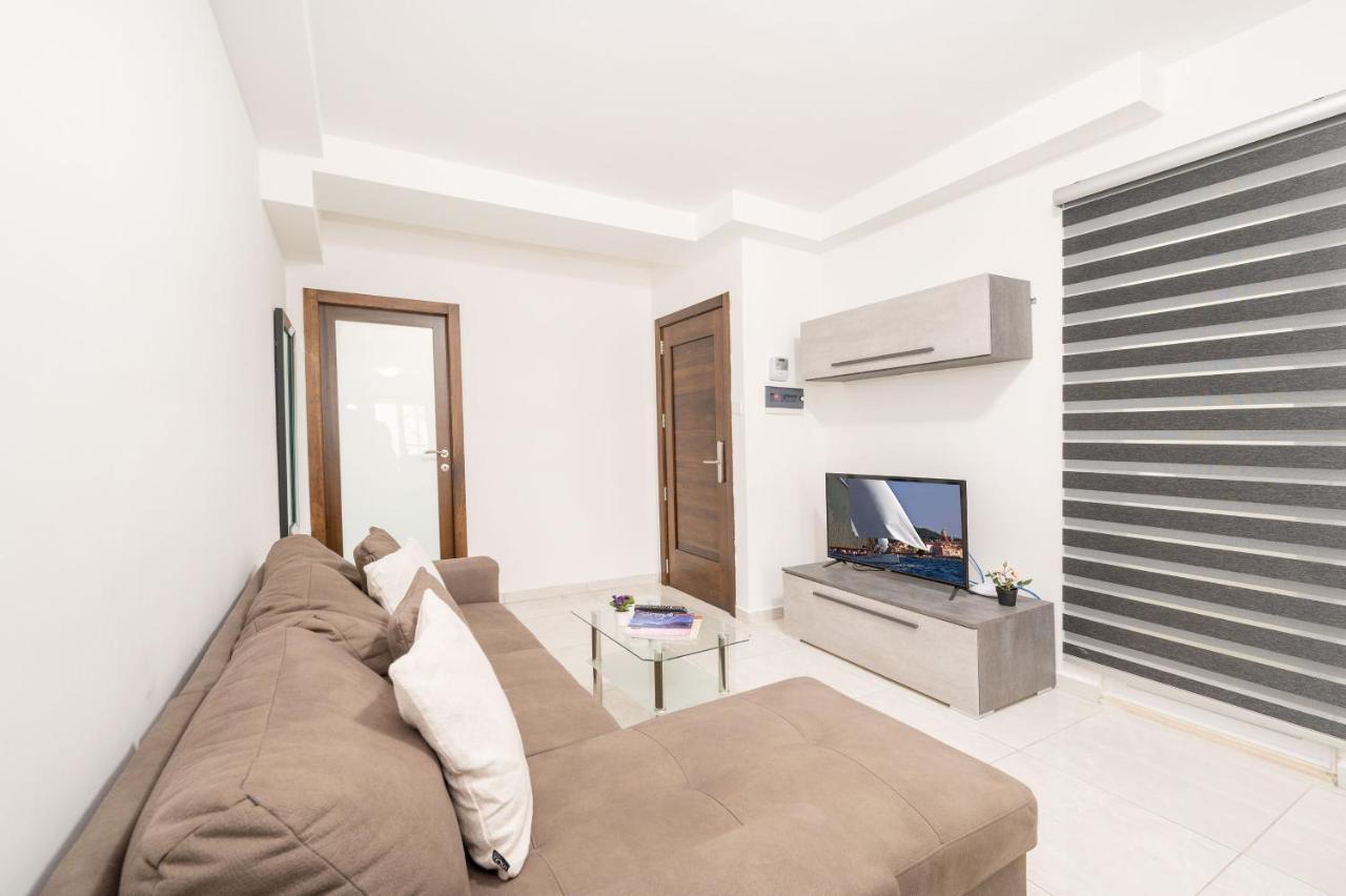 Flotta Island Apartments Gzira ภายนอก รูปภาพ